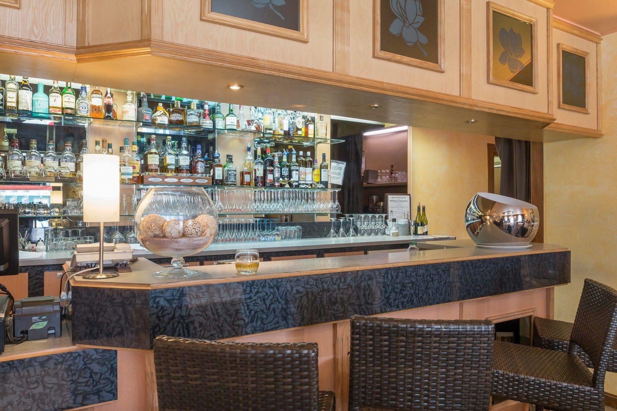 Hotel Restaurant Laurent Perreal Attignat Ngoại thất bức ảnh
